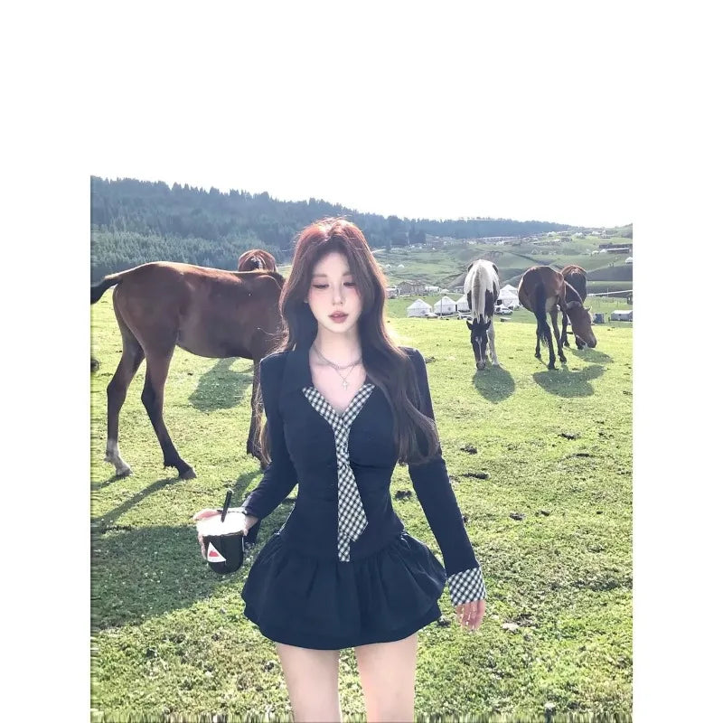 Long-sleeve Korean-style sexy dress by Corporación Turística, featuring a fitted waist and stylish design.
