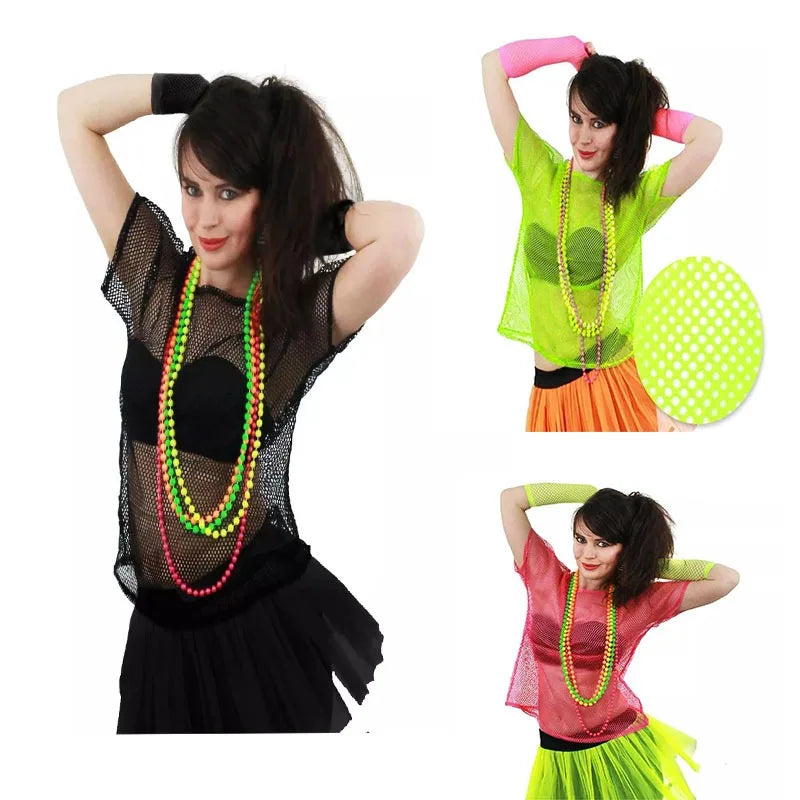 Transparente camiseta de malla para mujer con estilo disco, de la marca Corporación Turística, en una imagen que muestra su diseño ajustado.