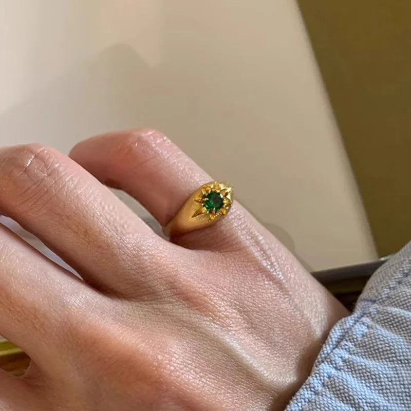 Anillos vintage de esmeralda de alta gama con diamantes v...