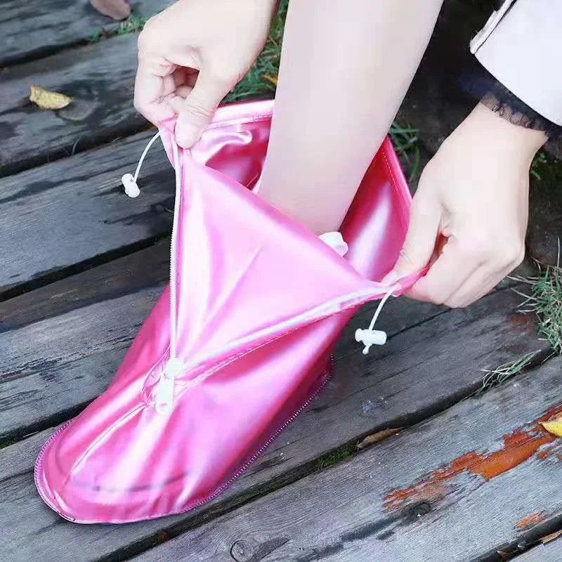 Silicone waterproof shoe covers for men and women, flexible and protective footwear accessory by Corporación Turística.
