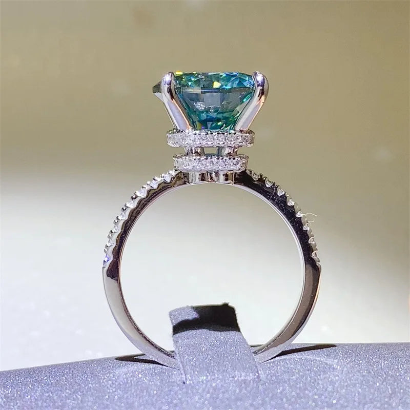 Anillo de diamantes verdes con corte perfecto en forma de...