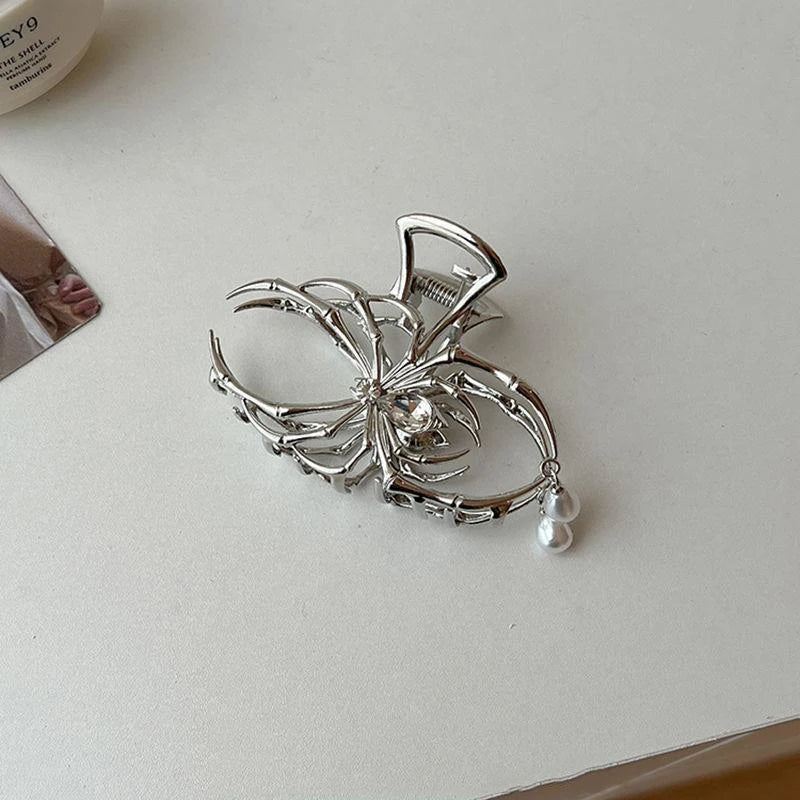 Pinza de Pelo Gótica con Forma de Araña para Mujer, de Metal Calado con Imitación de Perla, Tipo Tiburón, con Dijes, Accesorios de Pelo Modernos M