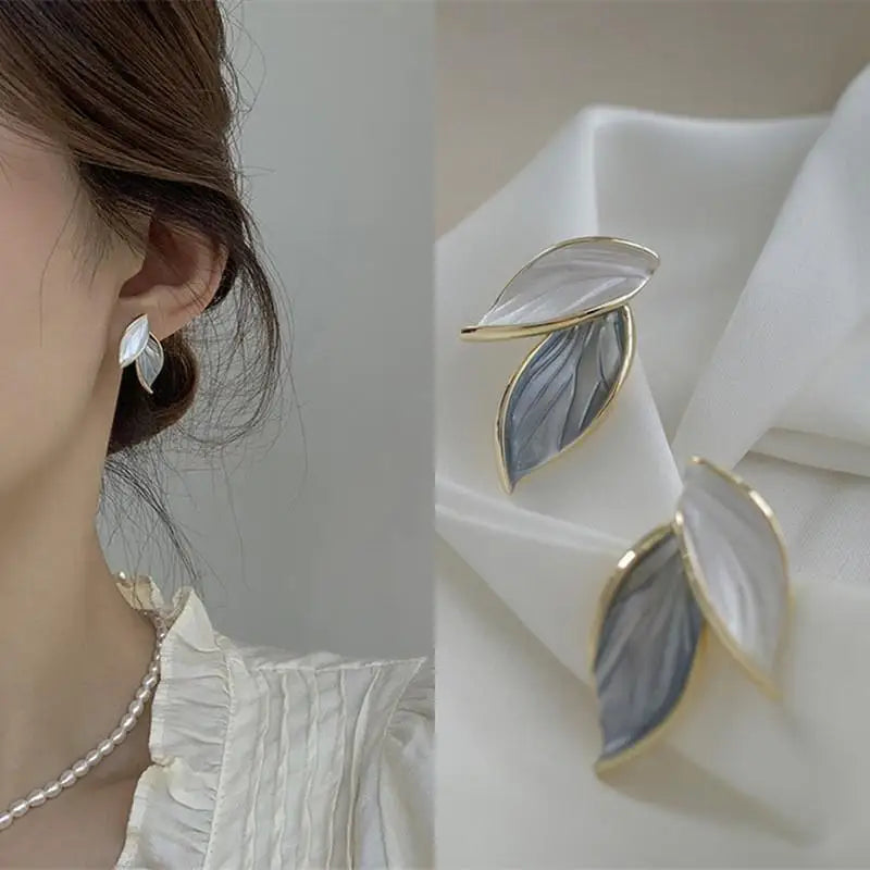 Pendientes de cisne de cristal hueco de aguja de plata 92...