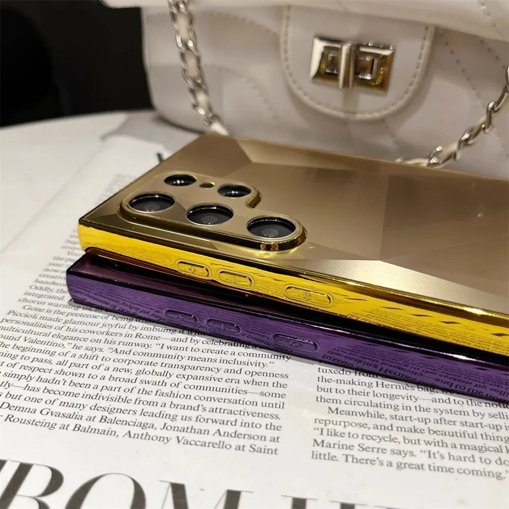 3D diamond pattern gold-plated Samsung phone case by Corporación Turística with intricate textured design.