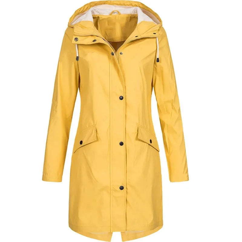 Warm fall and winter cargo coat by Corporación Turística, featuring a stylish, durable outerwear design for cold weather.