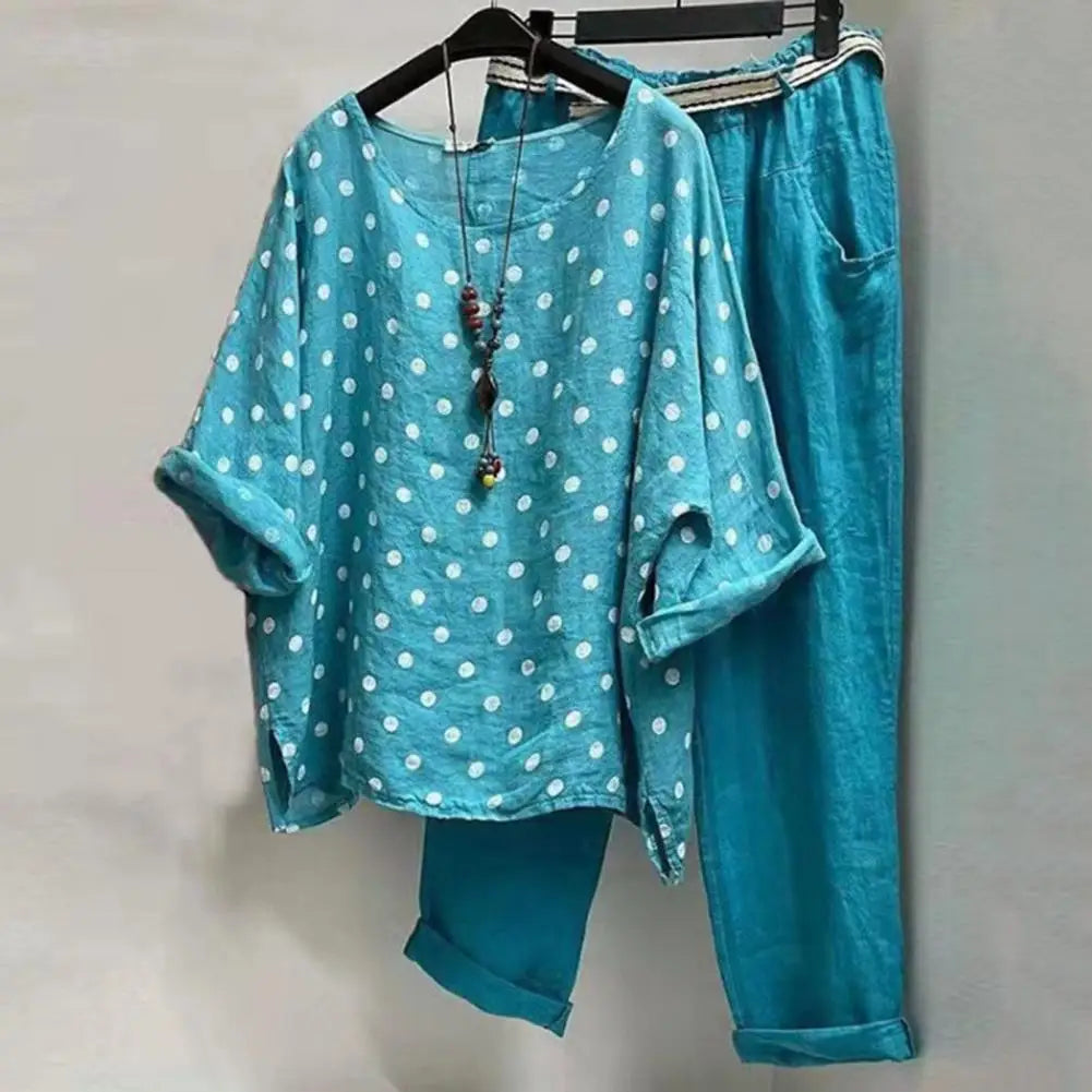 Spring and summer women's outfit with blouse and pants, featuring a stylish design from Corporación Turística.