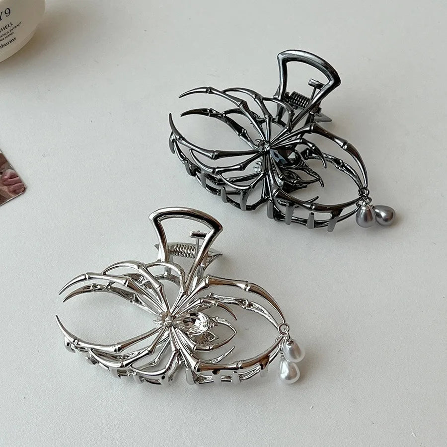 Pinza de Pelo Gótica con Forma de Araña para Mujer, de Metal Calado con Imitación de Perla, Tipo Tiburón, con Dijes, Accesorios de Pelo Modernos M