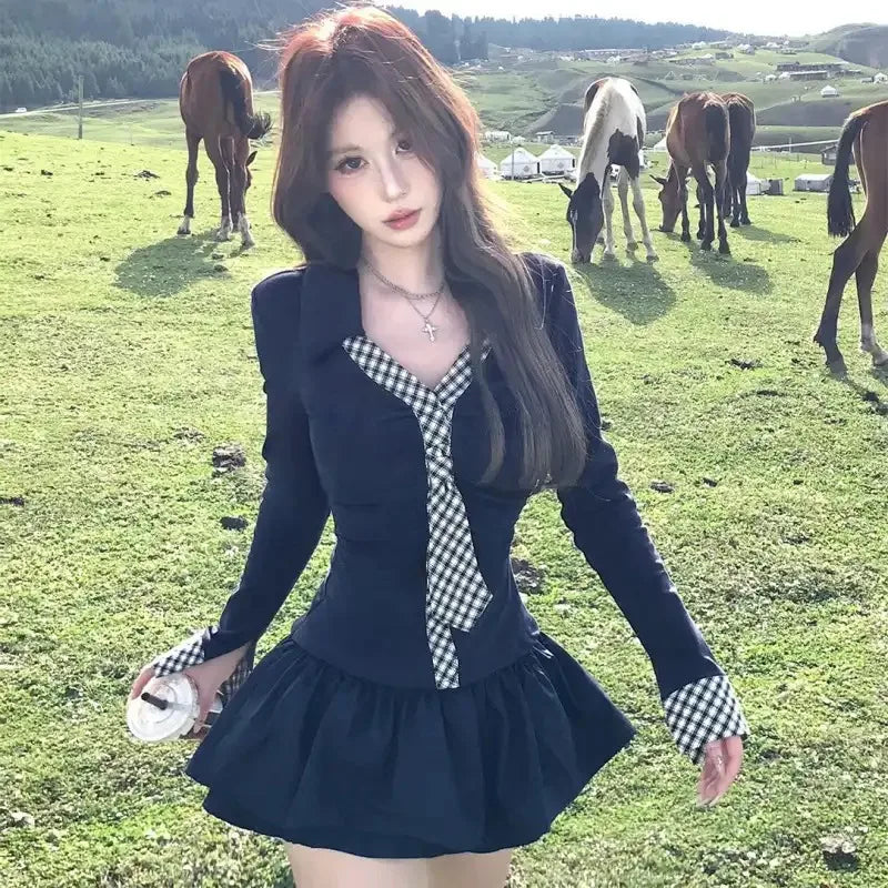 Long-sleeve Korean-style sexy top from Corporación Turística, featuring fitted waist and stylish design, shown on a model.