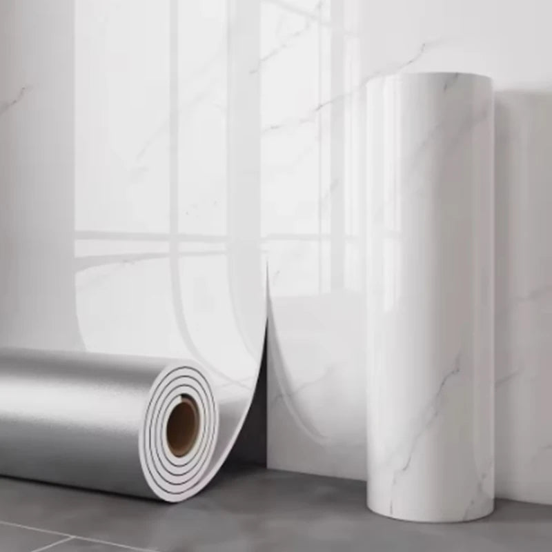 Vista del patrón gris y blanco del papel tapiz de espuma