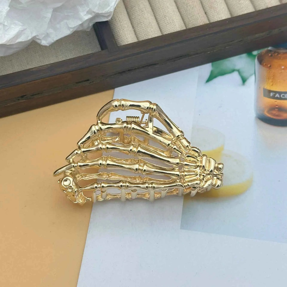 Pinza Araña Gótica Perla Metal Calado Mujer Accesorio Tiburón
