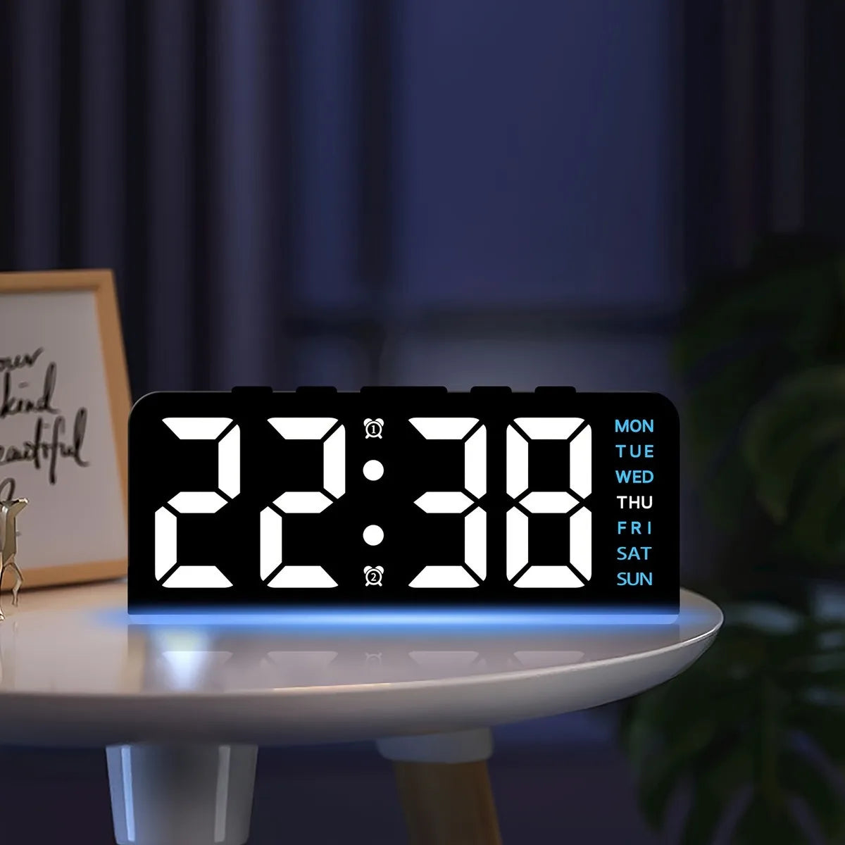 Reloj LED Ambiental Digital con Fecha (USB) - Brillo Ajustable