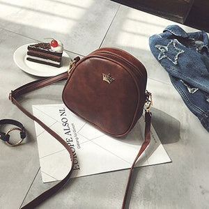 F Bolso de hombro by malltor sold by malltor